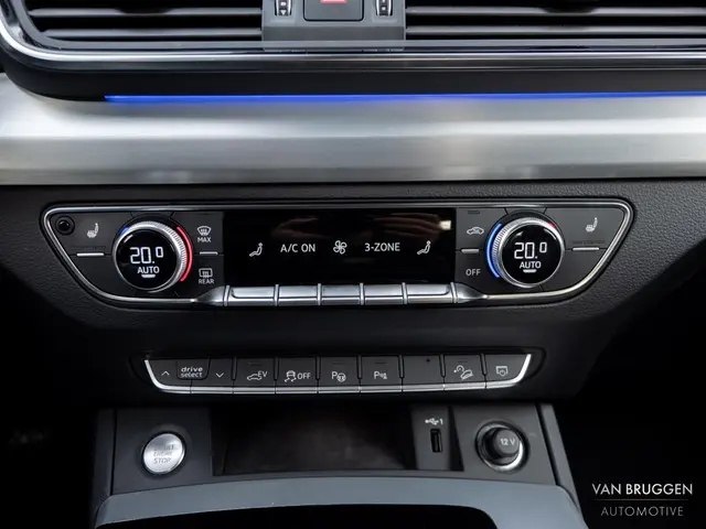 Audi Q5 55 TFSI e quattro S-Line 2022 Hybride Benzine 38