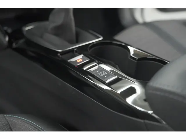Peugeot 208 PureTech 100 Allure Pack 2023 Benzine 37