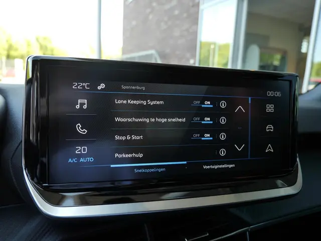 Peugeot 2008 1.2 Hybrid 145PK Style 2025 Hybride Benzine 28