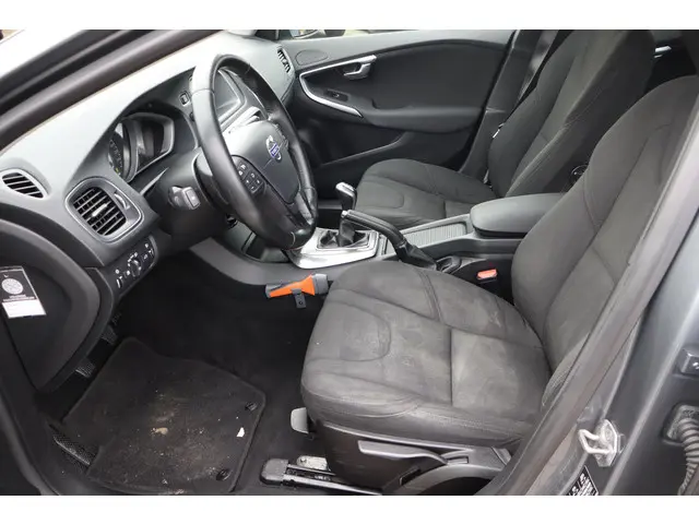 Volvo V40 1.6 T2 Kinetic 2015 Benzine 16