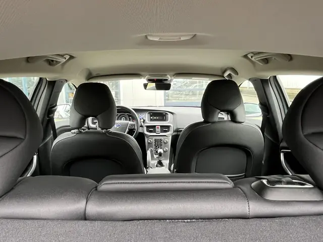 Volvo V40 2.0 T3 Momentum 2016 Benzine 24