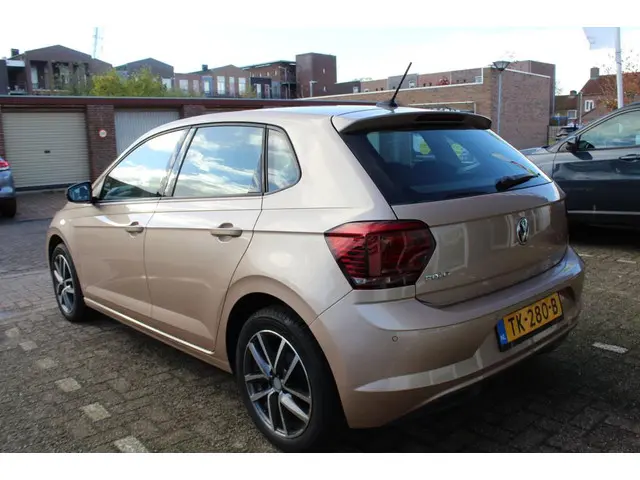 Volkswagen Polo 1.0 TSI Comfortline 2018 Benzine 4