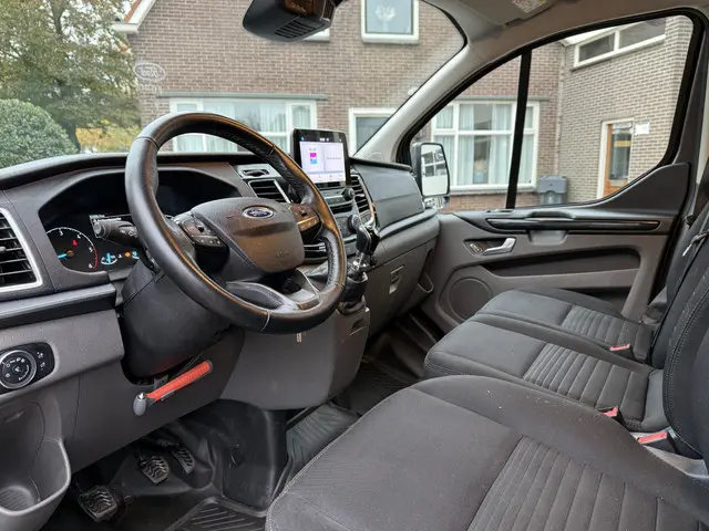 Ford Transit Custom 2.0 L1H1 Limited 2022 Diesel 10