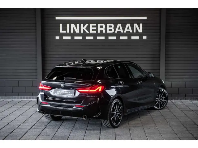 BMW 1 Serie 120i | M Sport | PDC | LED | 19 inch | 2022 Benzine 42