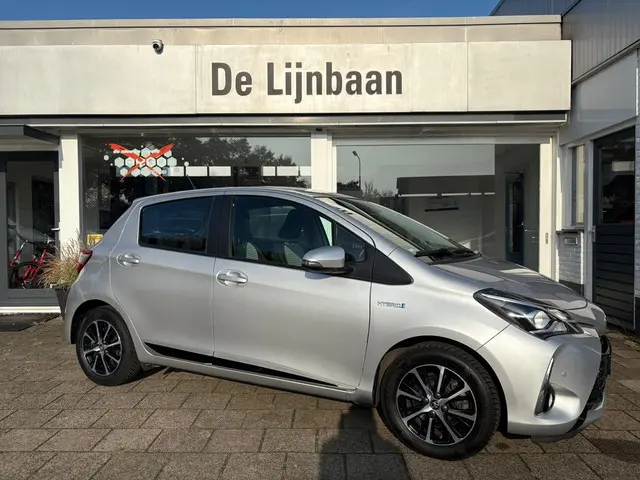 Toyota Yaris 1.5 Hybrid Design 2018 Hybride Benzine 6