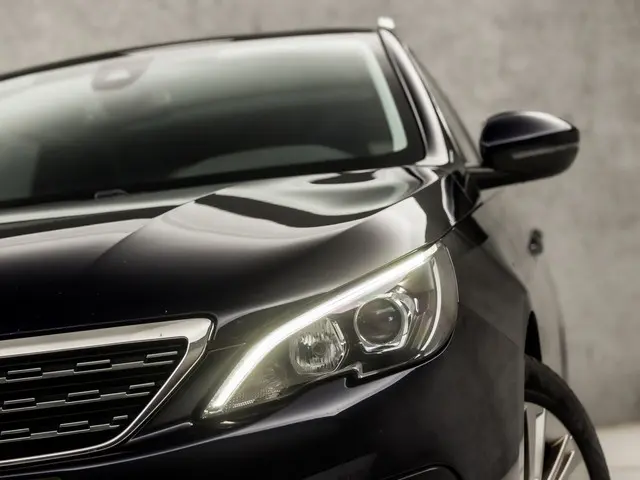 Peugeot 308 SW 1.2 PureTech Allure Sport 2017 Benzine 33