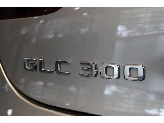 Mercedes-Benz GLC Coupé 300 4MATIC Premium 2019 Benzine 17