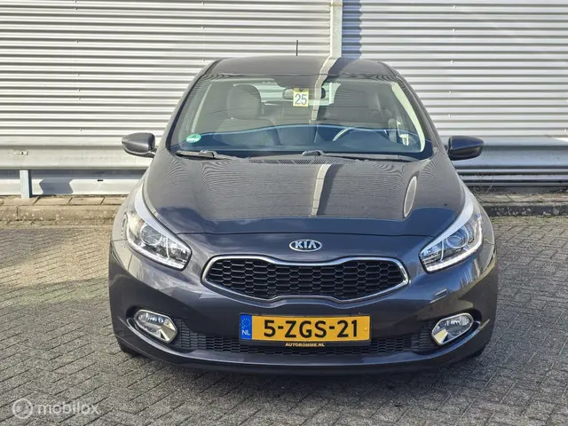 Kia cee'd 1.6 GDI ComfortLine |Jaar Garantie !! 2015 Benzine 28