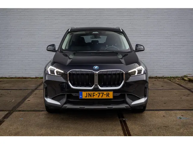 BMW X1 xDrive25e 2023 Hybride Benzine 6