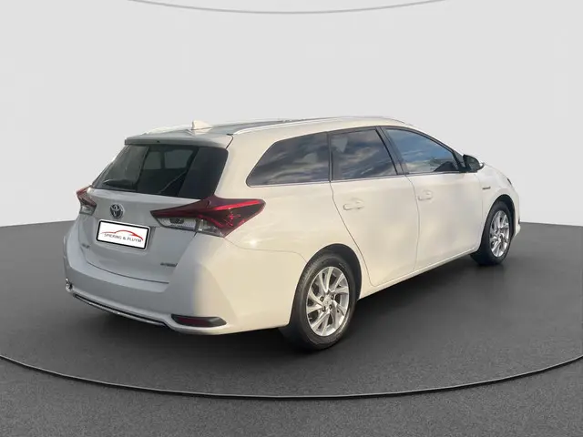 Toyota Auris 1.8 Hybrid Dynamic Go 2017 Hybride Benzine 3