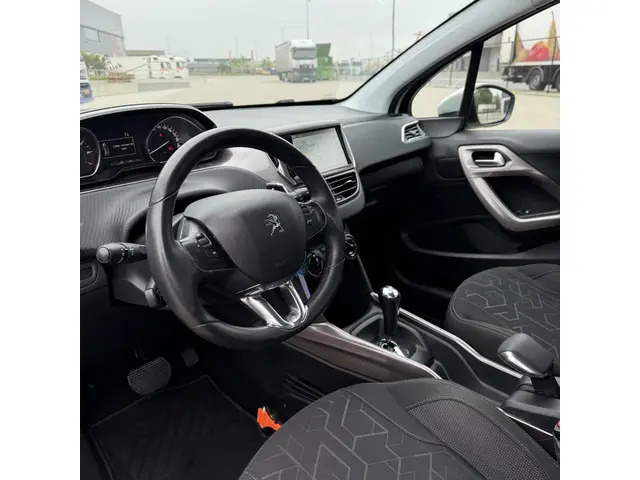 Peugeot 2008 1.2 Allure | Automaat | Navi | NW APK ! 2014 Benzine 5