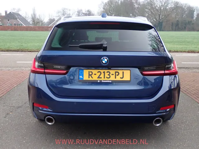 BMW 3 Serie Touring 320e 2022 Hybride Benzine 38