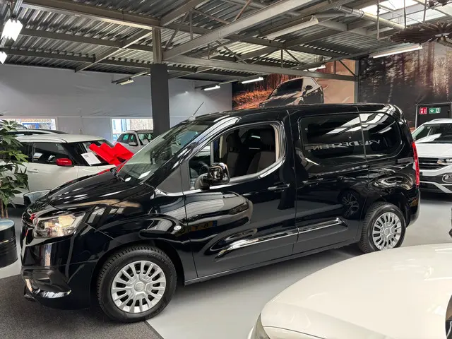 Toyota ProAce CITY VERSO 1.2 Turbo Live 2021 Benzine 2