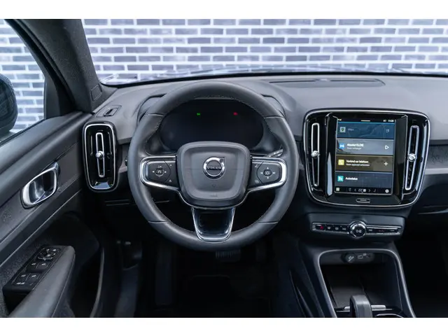 Volvo C40 Recharge Core 69 kWh 2022 Elektrisch 26