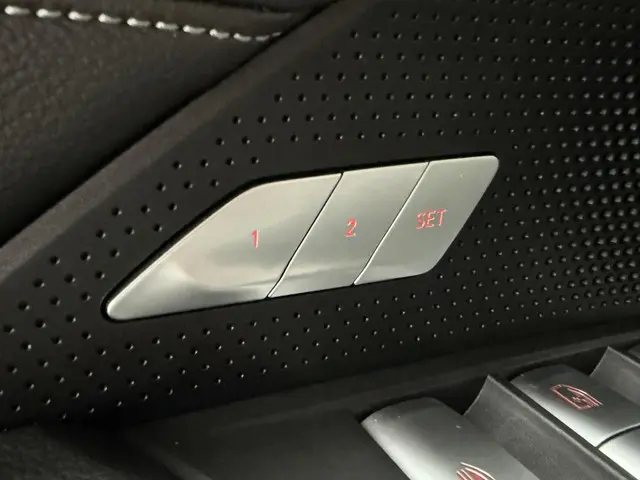 BMW 4 Serie Cabrio 420i High Executive 2021 Benzine 25