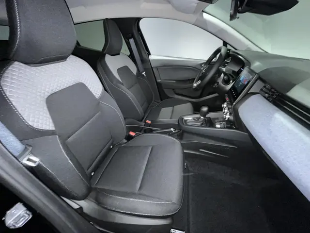 Mitsubishi Colt 1.6 HEV Intense 2026 Hybride Benzine 13