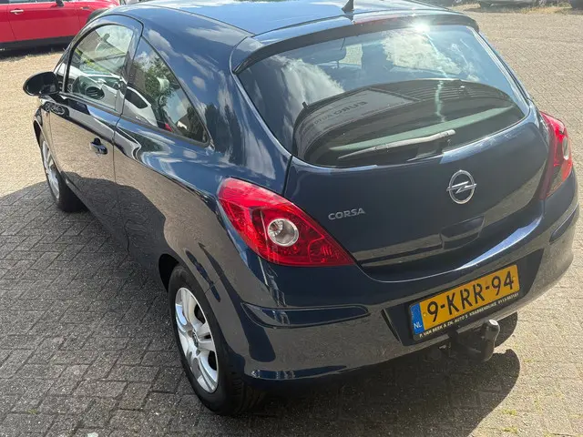 Opel Corsa 1.2-16V Berlin 2013 Benzine 6
