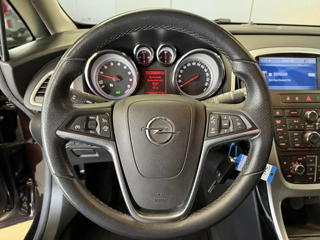 Opel Astra 1.4 Turbo Sport 2013 Benzine 11