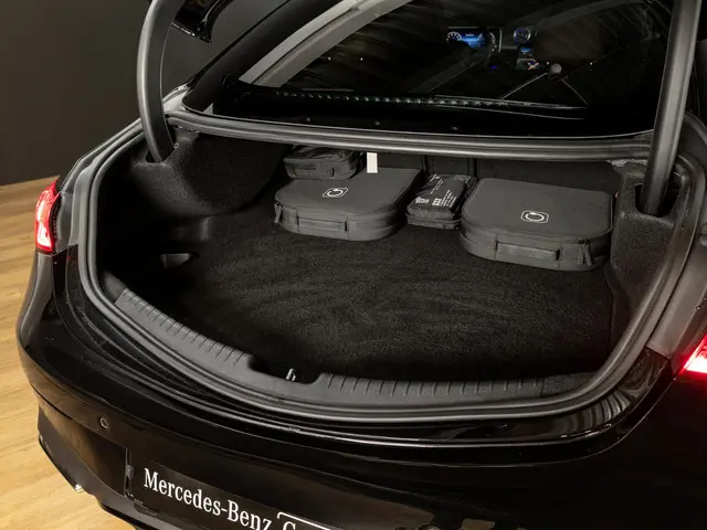 Mercedes-Benz CLE Coupé 300 e 2025 Hybride Benzine 16