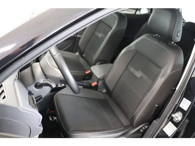 Volkswagen T-Cross 1.0 TSI Life Business 2021 Benzine 13