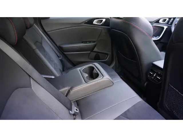 Kia ProCeed 1.6 T-GDI 205pk GT 2019 Benzine 33