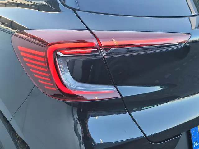 Renault Captur 1.3 TCe 140 Initiale Paris 2022 Benzine 29