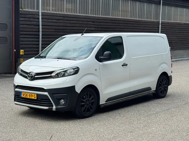 Toyota ProAce Worker 1.6 D-4D Navigator L2 2019 Diesel