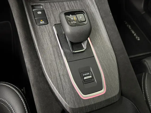 Nissan QASHQAI 1.3 MHEV Xtronic Tekna Plus 2025 Benzine 17