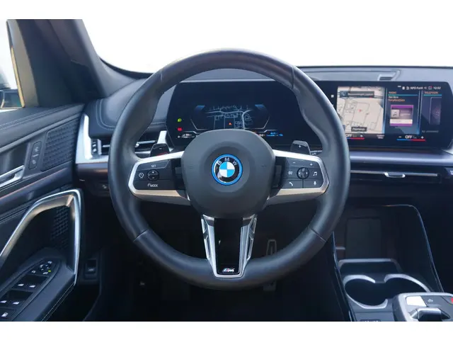 BMW X1 xDrive25e 2023 Hybride Benzine 10