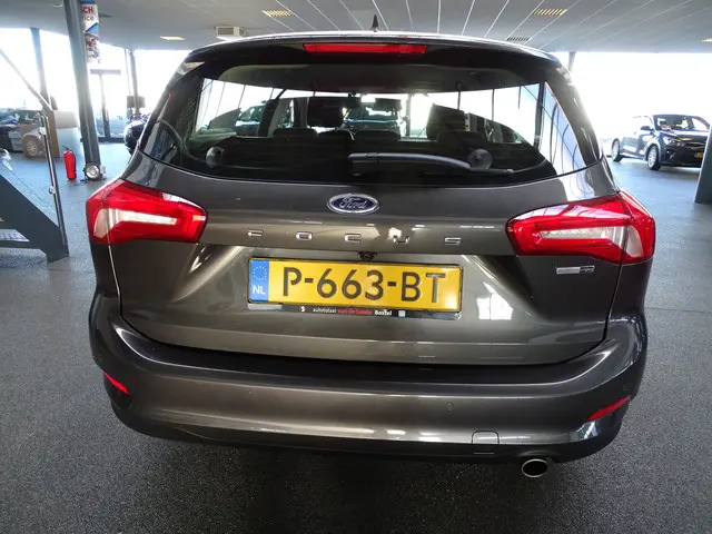 Ford Focus Wagon 1.0 EcoBoost Hybrid 2022 Hybride Benzine 4