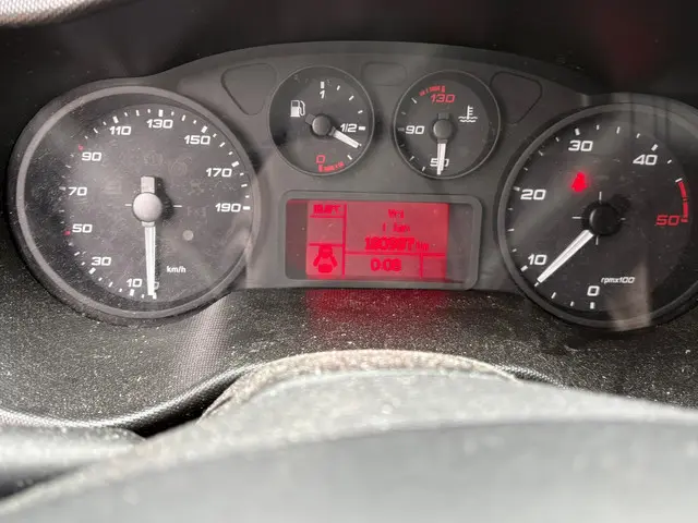 Iveco Daily 35S16V 2.3 352 H2 2017 Diesel 14