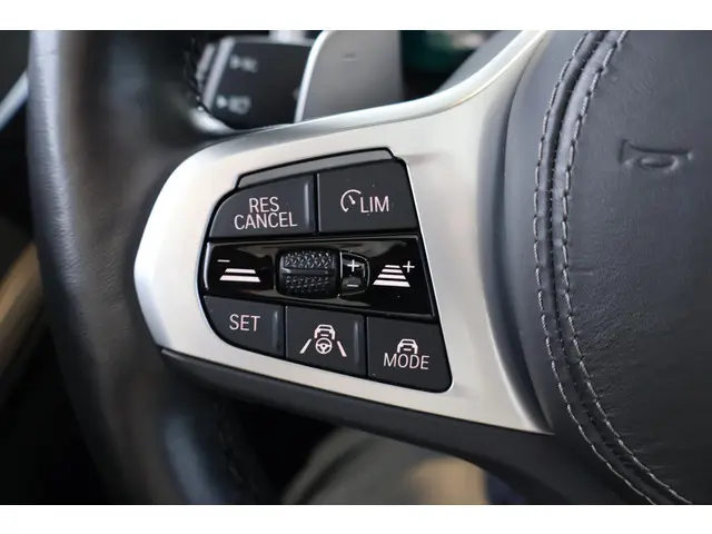 BMW 8 Serie 840i High Executive 2022 Benzine 13