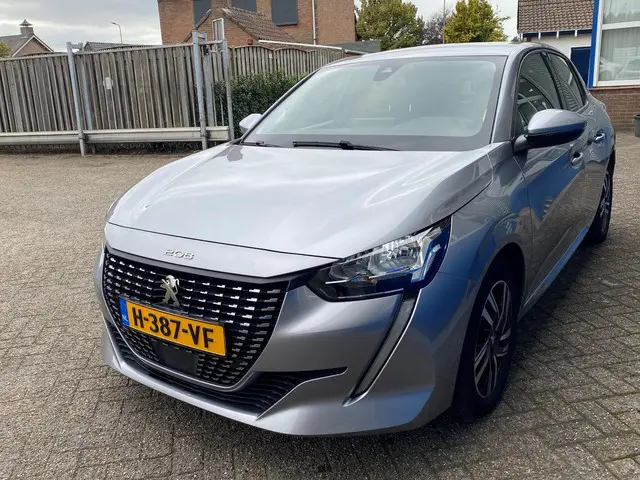 Peugeot 208 1.2 PureTech Allure 2020 Benzine 6