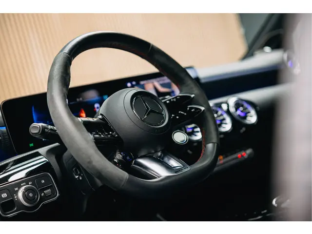 Mercedes-Benz A-Klasse AMG 45 S 4MATIC+ 2024 Benzine 27