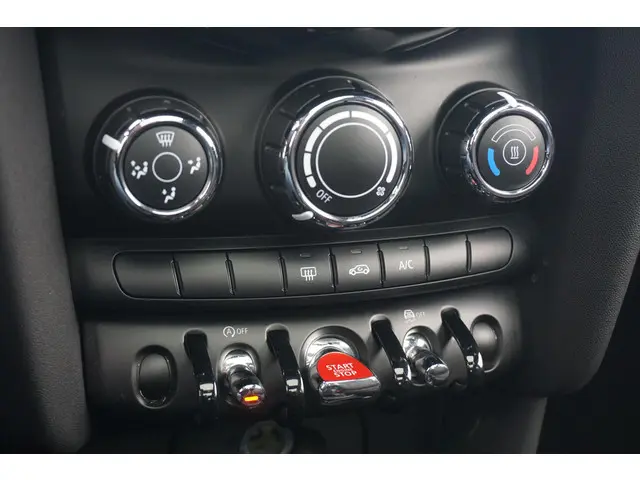 MINI 3-Deurs Cooper 2022 Benzine 14