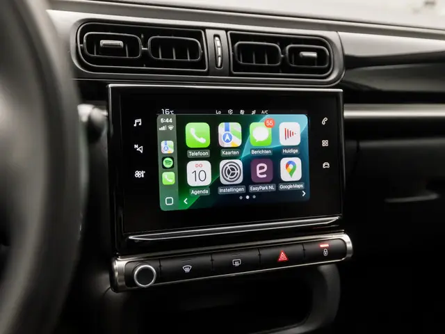 Citroën C3 1.2 PureTech Shine Sport 2018 Benzine 8