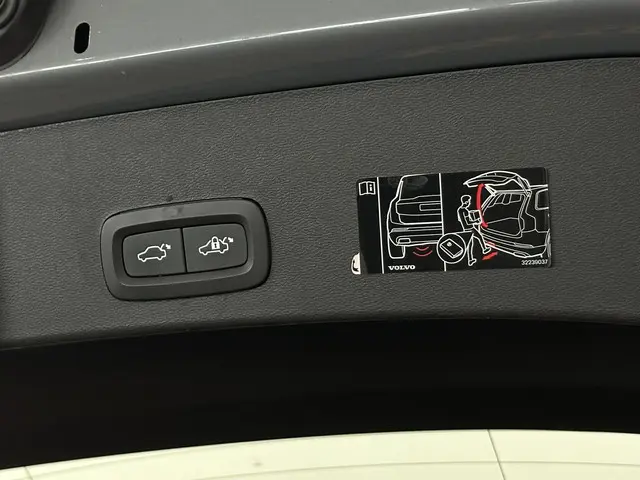 Volvo XC40 1.5 T4 Recharge R-Design 2021 Hybride Benzine 26