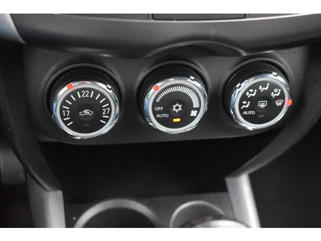 Mitsubishi ASX 1.6i-16V ISG Intro Edition 2012 Benzine 18