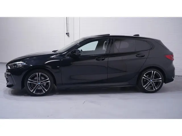 BMW 1 Serie 118i M Sport 2021 Benzine 4