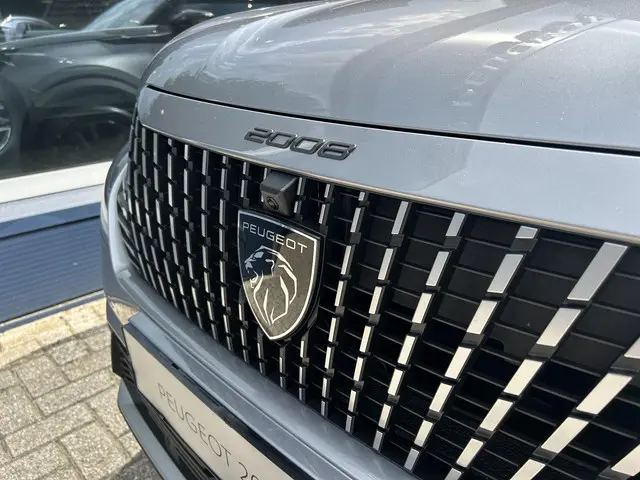 Peugeot 2008 1.2 Hybrid 145 GT 2025 Hybride Benzine 44