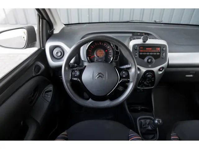 Citroën C1 1.0 e-VTi Feel*Airco*Bluetooth* 2014 Benzine 10