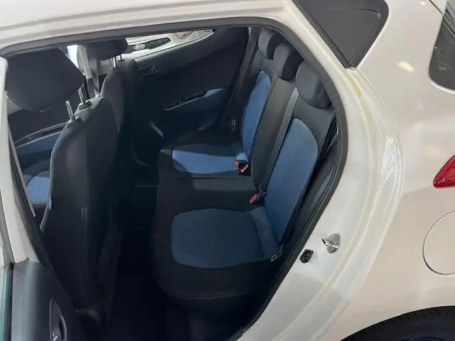 Hyundai i10 1.0i i-Motion Comfort 2015 Benzine 8