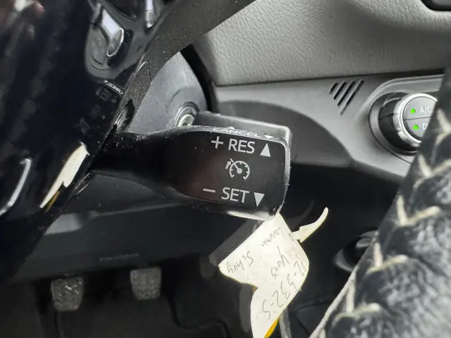 Toyota Yaris 1.0 VVT-i Aspiration 2017 Benzine 8