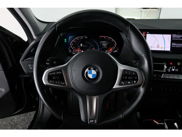 BMW 1 Serie 118i Executive Edition 2020 Benzine 7