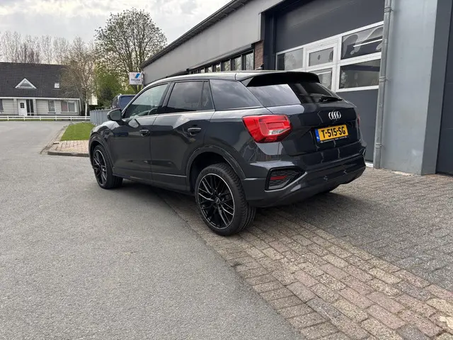 Audi Q2 35 TFSI Edition one 2022 Benzine 8