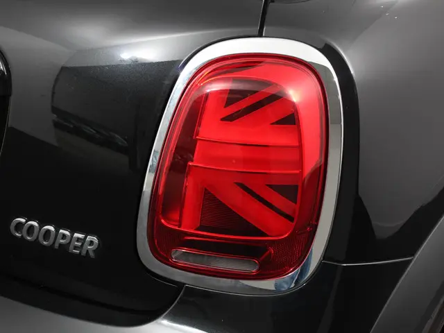 MINI Cooper Mini 1.5 Essential Trim 2022 Benzine 24