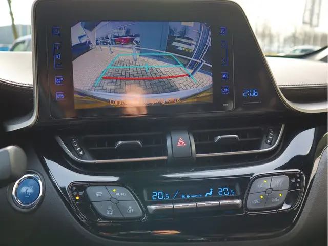 Toyota C-HR 1.8 Hybrid Executive 2017 Hybride Benzine 15