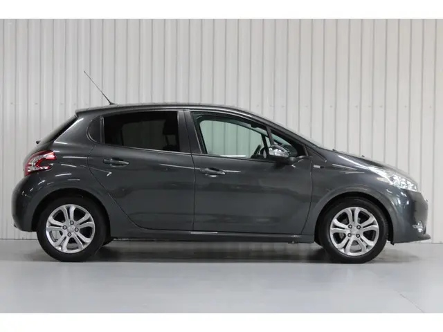 Peugeot 208 1.2 PureTech Style Pack Plus 2015 Benzine 6