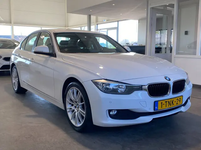 BMW 3 Serie 316i 2012 Benzine 6