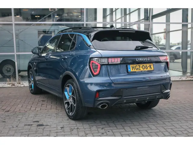 Lynk & Co 01 1.5 VERKOCHT 2023 Hybride Benzine 2